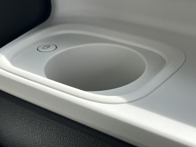ムーヴキャンバスストライプスＧ　電動サイドブレーキ　フロントシートヒーター保証　新車保証・まごころ保証　１年間・走行距離無制限付き　純正ＣＤチューナー　フロントシートヒーター　両側電動スライドドア　ホールド機能付き電動サイドブレーキ　ＬＥＤヘッドライト　キーフリー（東京都）の中古車