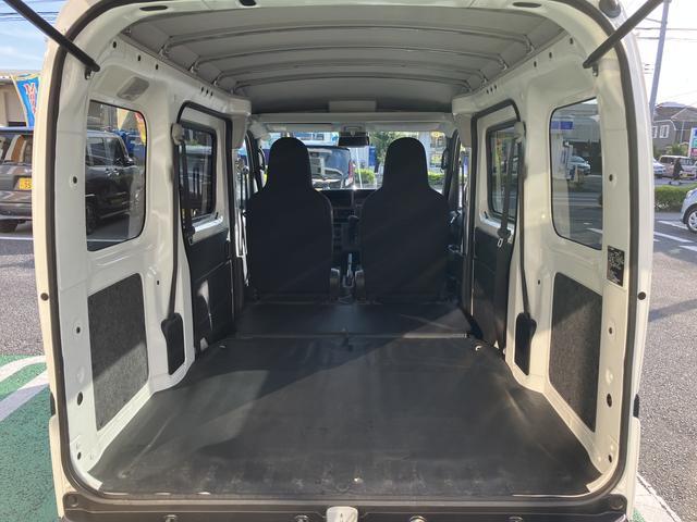 ハイゼットカーゴDX オーディオレス キーレス パワーウインドまごころ保証 距離無制限・1年保証付き オーディオレス スマートアシスト キーレスエントリー クリアランスソナー アイドリングストップ オートライト マニュアルエアコン リアベンチシート(東京都)の中古車