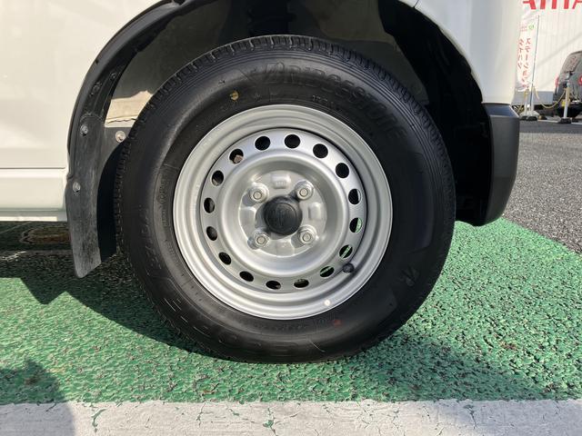 ハイゼットカーゴDX オーディオレス キーレス パワーウインドまごころ保証 距離無制限・1年保証付き オーディオレス スマートアシスト キーレスエントリー クリアランスソナー アイドリングストップ オートライト マニュアルエアコン リアベンチシート(東京都)の中古車