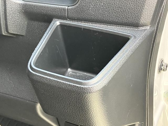 ハイゼットカーゴDX オーディオレス キーレス パワーウインドまごころ保証 距離無制限・1年保証付き オーディオレス スマートアシスト キーレスエントリー クリアランスソナー アイドリングストップ オートライト マニュアルエアコン リアベンチシート(東京都)の中古車