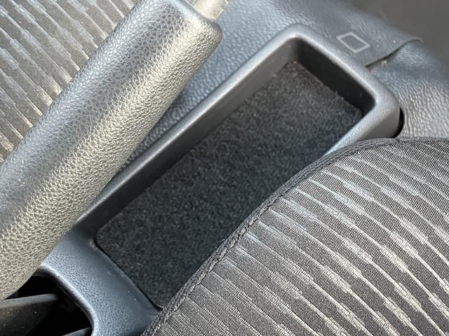 ハイゼットカーゴDX オーディオレス キーレス パワーウインドまごころ保証 距離無制限・1年保証付き オーディオレス スマートアシスト キーレスエントリー クリアランスソナー アイドリングストップ オートライト マニュアルエアコン リアベンチシート(東京都)の中古車