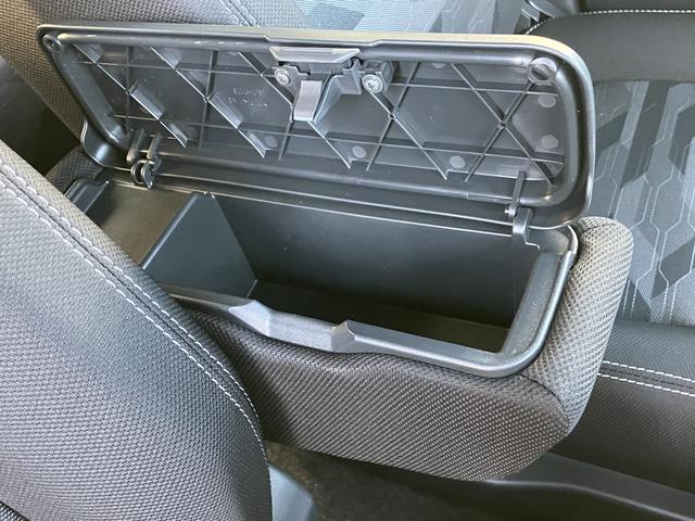 タフトＧ　ダーククロムベンチャー　フロントシートヒーター中古車保証・距離無制限、１年付き　オートライト　ＬＥＤヘッドライト　ＬＥＤフォグランプ　キーフリー　ホールド機能付き電動パーキングブレーキ　オートホールド　フロントシートヒーター　カーペットマット（東京都）の中古車