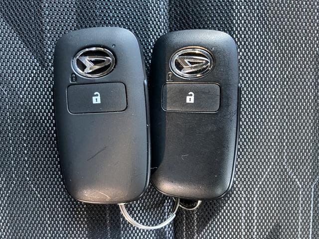 タフトＧ　ダーククロムベンチャー　フロントシートヒーター中古車保証・距離無制限、１年付き　オートライト　ＬＥＤヘッドライト　ＬＥＤフォグランプ　キーフリー　ホールド機能付き電動パーキングブレーキ　オートホールド　フロントシートヒーター　カーペットマット（東京都）の中古車