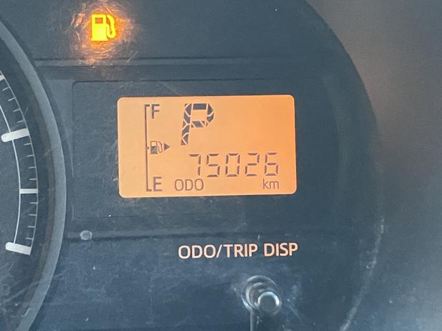 ハイゼットカーゴデラックス 純正ラジオ マニュアルエアコン保証 まごころ保証 1年間・走行距離無制限付き 純正AM/FMラジオ マニュアルエアコン ハロゲンヘッドライト パワーウィンドウ 後席ベンチシート ワイドバイザー ラバーマット(東京都)の中古車