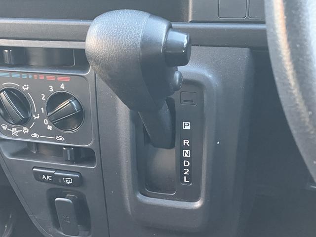 ハイゼットカーゴデラックス 純正ラジオ マニュアルエアコン保証 まごころ保証 1年間・走行距離無制限付き 純正AM/FMラジオ マニュアルエアコン ハロゲンヘッドライト パワーウィンドウ 後席ベンチシート ワイドバイザー ラバーマット(東京都)の中古車