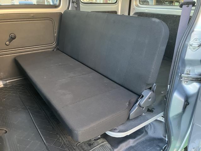 ハイゼットカーゴデラックス 純正ラジオ マニュアルエアコン保証 まごころ保証 1年間・走行距離無制限付き 純正AM/FMラジオ マニュアルエアコン ハロゲンヘッドライト パワーウィンドウ 後席ベンチシート ワイドバイザー ラバーマット(東京都)の中古車