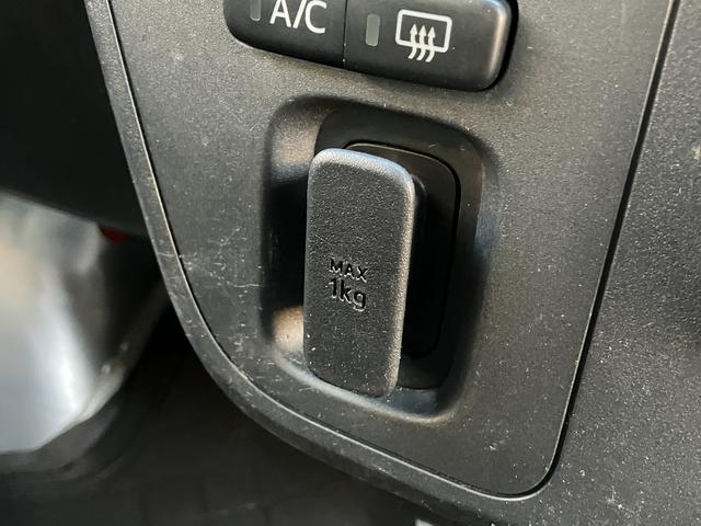 ハイゼットカーゴデラックス 純正ラジオ マニュアルエアコン保証 まごころ保証 1年間・走行距離無制限付き 純正AM/FMラジオ マニュアルエアコン ハロゲンヘッドライト パワーウィンドウ 後席ベンチシート ワイドバイザー ラバーマット(東京都)の中古車