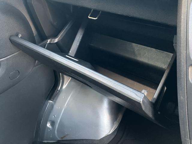 ハイゼットカーゴデラックス 純正ラジオ マニュアルエアコン保証 まごころ保証 1年間・走行距離無制限付き 純正AM/FMラジオ マニュアルエアコン ハロゲンヘッドライト パワーウィンドウ 後席ベンチシート ワイドバイザー ラバーマット(東京都)の中古車