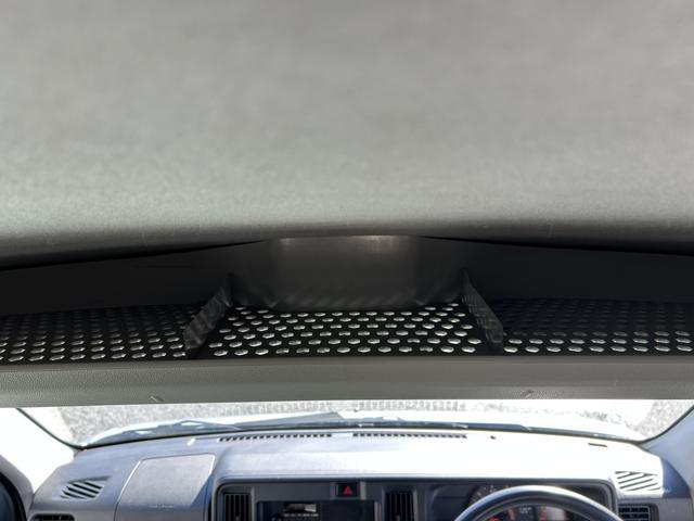 ハイゼットカーゴデラックス SAIII LEDヘッドライト キーレス保証 まごころ保証 1年間・走行距離無制限付き 純正AM/FMラジオ ラバーマット ロングバイザー LEDヘッドライト リアコーナーセンサー マニュアルエアコン パワーウィンドウ(東京都)の中古車