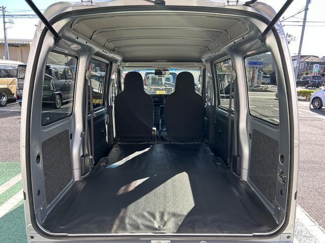 ハイゼットカーゴデラックス SAIII LEDヘッドライト キーレス保証 まごころ保証 1年間・走行距離無制限付き 純正AM/FMラジオ ラバーマット ロングバイザー LEDヘッドライト リアコーナーセンサー マニュアルエアコン パワーウィンドウ(東京都)の中古車