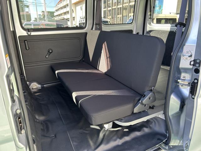 ハイゼットカーゴデラックス SAIII LEDヘッドライト キーレス保証 まごころ保証 1年間・走行距離無制限付き 純正AM/FMラジオ ラバーマット ロングバイザー LEDヘッドライト リアコーナーセンサー マニュアルエアコン パワーウィンドウ(東京都)の中古車