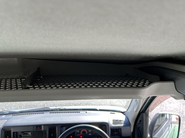 ハイゼットカーゴデラックス SAIII LEDヘッドライト キーレス保証 まごころ保証 1年間・走行距離無制限付き 純正AM/FMラジオ ラバーマット ロングバイザー LEDヘッドライト リアコーナーセンサー マニュアルエアコン パワーウィンドウ(東京都)の中古車