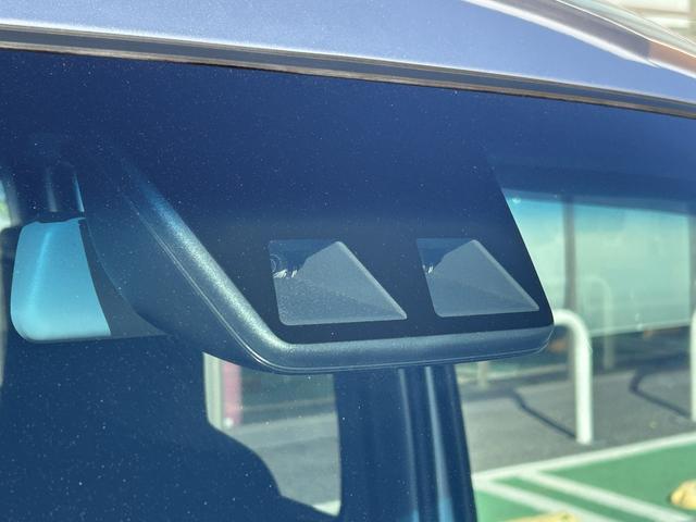 ハイゼットカーゴデラックス SAIII LEDヘッドライト キーレス保証 まごころ保証 1年間・走行距離無制限付き 純正AM/FMラジオ ラバーマット ロングバイザー LEDヘッドライト リアコーナーセンサー マニュアルエアコン パワーウィンドウ(東京都)の中古車