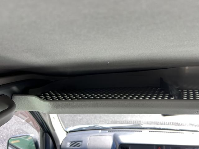 ハイゼットカーゴデラックス SAIII LEDヘッドライト キーレス保証 まごころ保証 1年間・走行距離無制限付き 純正AM/FMラジオ ラバーマット ロングバイザー LEDヘッドライト リアコーナーセンサー マニュアルエアコン パワーウィンドウ(東京都)の中古車