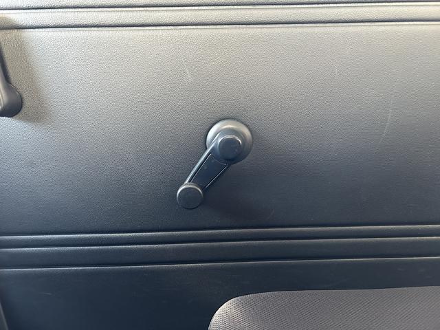 ハイゼットカーゴデラックス SAIII LEDヘッドライト キーレス保証 まごころ保証 1年間・走行距離無制限付き 純正AM/FMラジオ ラバーマット ロングバイザー LEDヘッドライト リアコーナーセンサー マニュアルエアコン パワーウィンドウ(東京都)の中古車