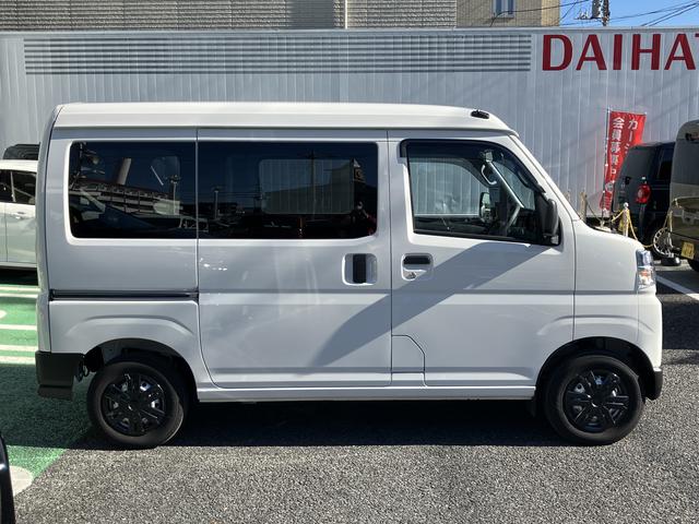 ハイゼットカーゴデラックス　カーナビ　ＥＴＣ　ドライブレコーダー保証　新車保証・まごころ保証　１年間・走行距離無制限付き　純正７インチスタンダードナビ　ＥＴＣ車載器　ナビ連動前後録画ドライブレコーダー　省力パック　ＬＥＤパック　キーフリー　電動格納ミラー（東京都）の中古車