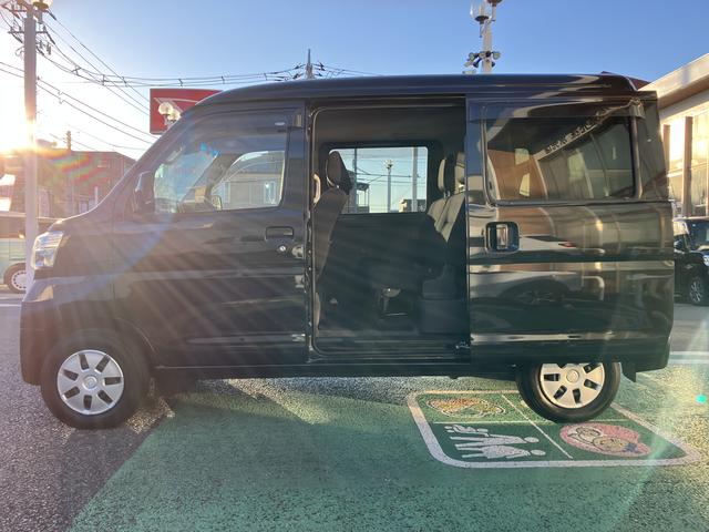 ハイゼットカーゴクルーズターボＳＡIII　７インチナビ　バックカメラ　ＥＴＣ保証　新車保証・まごころ保証　１年間・走行距離無制限付き　７インチ純正ナビ　バックカメラ　ＥＴＣ車載器　ＬＥＤヘッドライト　オートライト　オートハイビーム　アイドリングストップ　キーレスエントリー（東京都）の中古車