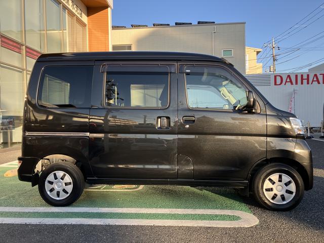 ハイゼットカーゴクルーズターボＳＡIII　７インチナビ　バックカメラ　ＥＴＣ保証　新車保証・まごころ保証　１年間・走行距離無制限付き　７インチ純正ナビ　バックカメラ　ＥＴＣ車載器　ＬＥＤヘッドライト　オートライト　オートハイビーム　アイドリングストップ　キーレスエントリー（東京都）の中古車