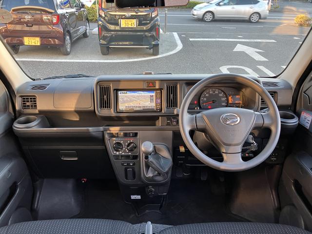 ハイゼットカーゴクルーズターボＳＡIII　７インチナビ　バックカメラ　ＥＴＣ保証　新車保証・まごころ保証　１年間・走行距離無制限付き　７インチ純正ナビ　バックカメラ　ＥＴＣ車載器　ＬＥＤヘッドライト　オートライト　オートハイビーム　アイドリングストップ　キーレスエントリー（東京都）の中古車