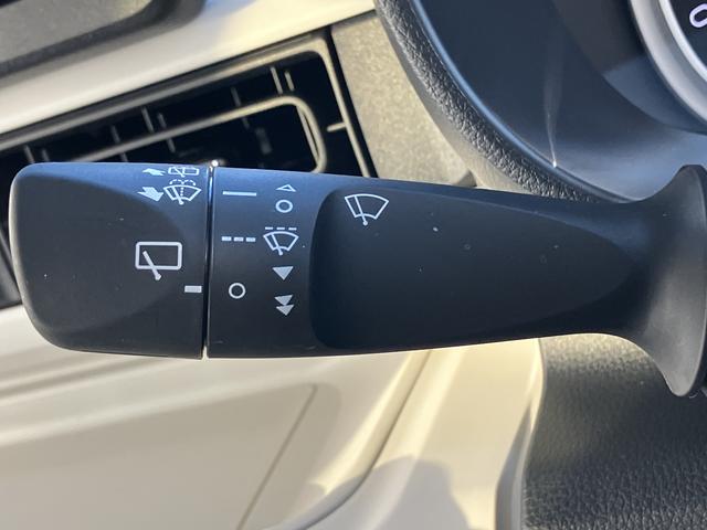 ムーヴキャンバスストライプスG フロントシートヒーター キーフリー保証 新車保証・まごころ保証 1年間・走行距離無制限付き 純正CDチューナー フロントシートヒーター 両側電動スライドドア ホールド機能付き電動サイドブレーキ ほっとカップホルダー カーペットマット(東京都)の中古車