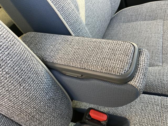 ムーヴキャンバスストライプスG フロントシートヒーター キーフリー保証 新車保証・まごころ保証 1年間・走行距離無制限付き 純正CDチューナー フロントシートヒーター 両側電動スライドドア ホールド機能付き電動サイドブレーキ ほっとカップホルダー カーペットマット(東京都)の中古車