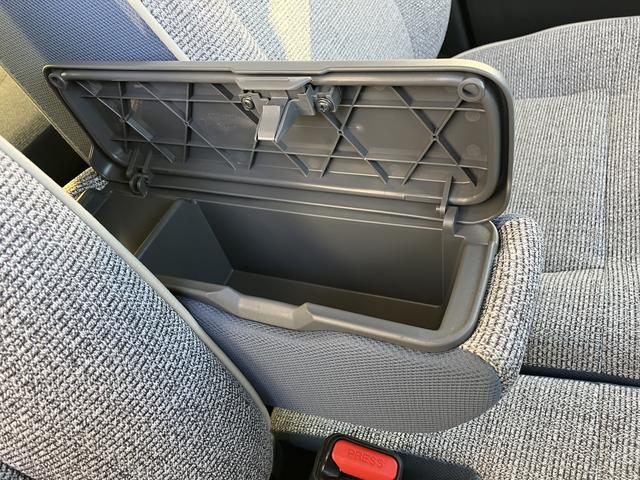 ムーヴキャンバスストライプスG フロントシートヒーター キーフリー保証 新車保証・まごころ保証 1年間・走行距離無制限付き 純正CDチューナー フロントシートヒーター 両側電動スライドドア ホールド機能付き電動サイドブレーキ ほっとカップホルダー カーペットマット(東京都)の中古車