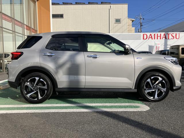 ロッキープレミアムＧ　ＨＥＶ　カーナビ　ＥＴＣ　ドラレコ保証　新車保証・まごころ保証　１年間・走行距離無制限付き　純正９インチプレミアムナビ　パノラマモニター　ナビ連動前後録画ドライブレコーダー　ＥＴＣ車載器　フロントシートヒーター　電動パーキングブレーキ（東京都）の中古車