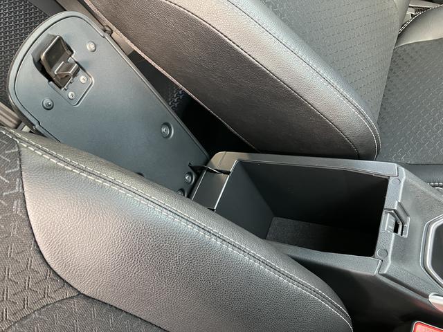 ロッキープレミアムＧ　ＨＥＶ　カーナビ　ＥＴＣ　ドラレコ保証　新車保証・まごころ保証　１年間・走行距離無制限付き　純正９インチプレミアムナビ　パノラマモニター　ナビ連動前後録画ドライブレコーダー　ＥＴＣ車載器　フロントシートヒーター　電動パーキングブレーキ（東京都）の中古車