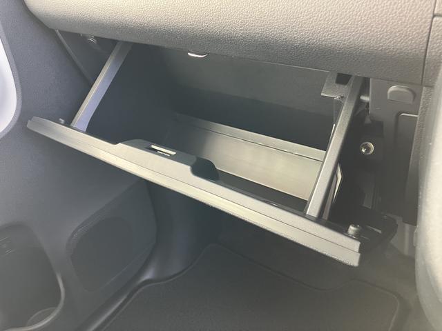 ムーヴキャンバスストライプスG フロントシートヒーター キーフリー保証 新車保証・まごころ保証 1年間・走行距離無制限付き 純正CDチューナー フロントシートヒーター 両側電動スライドドア LEDヘッドライト ホールド機能付き電動サイドブレーキ カーペットマット(東京都)の中古車