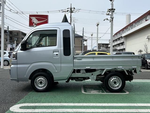 ハイゼットトラックジャンボエクストラ　届け出済み未使用車　キーフリー保証　新車保証・まごころ保証　１年間・走行距離無制限付き　スマートインナーミラー　エンジンプッシュスタート　電動格納ミラー　シートリクライニング　マニュアルエアコン　オーディオレス（東京都）の中古車