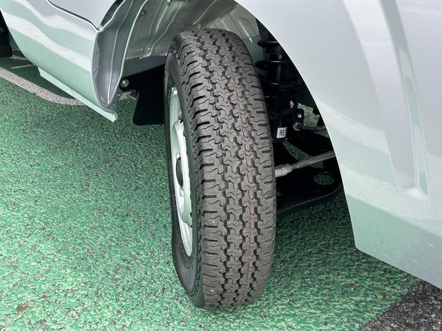 ハイゼットトラックジャンボエクストラ　届け出済み未使用車　キーフリー保証　新車保証・まごころ保証　１年間・走行距離無制限付き　スマートインナーミラー　エンジンプッシュスタート　電動格納ミラー　シートリクライニング　マニュアルエアコン　オーディオレス（東京都）の中古車