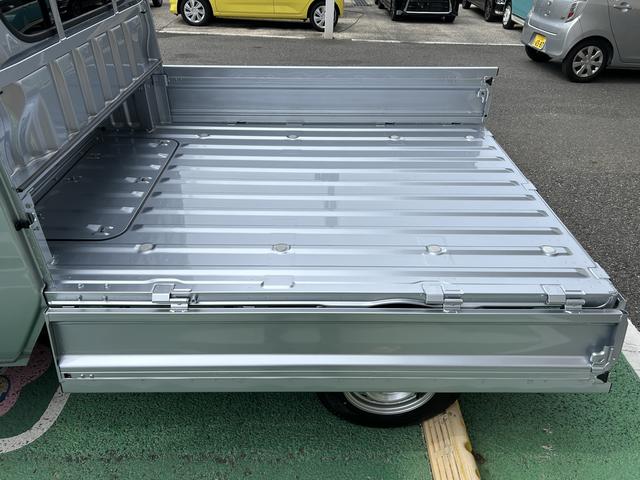 ハイゼットトラックジャンボエクストラ　届け出済み未使用車　キーフリー保証　新車保証・まごころ保証　１年間・走行距離無制限付き　スマートインナーミラー　エンジンプッシュスタート　電動格納ミラー　シートリクライニング　マニュアルエアコン　オーディオレス（東京都）の中古車