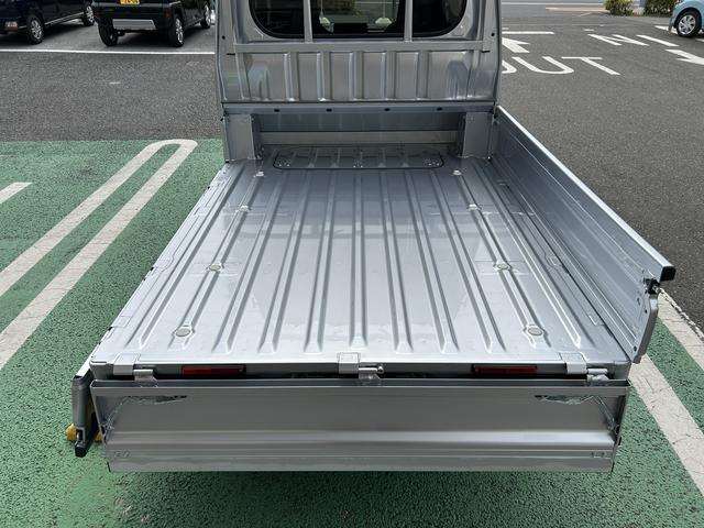 ハイゼットトラックジャンボエクストラ　届け出済み未使用車　キーフリー保証　新車保証・まごころ保証　１年間・走行距離無制限付き　スマートインナーミラー　エンジンプッシュスタート　電動格納ミラー　シートリクライニング　マニュアルエアコン　オーディオレス（東京都）の中古車