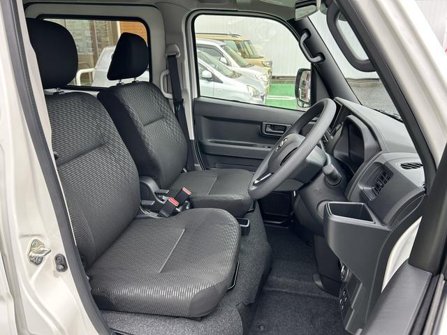 ハイゼットカーゴクルーズ　届け出済み未使用車　ＬＥＤパック保証　新車保証・まごころ保証　１年間・走行距離無制限付き　エンジンプッシュスタート　ＬＥＤヘッドライト　ＬＥＤ大型荷室灯　電動格納ミラー　マニュアルエアコン　オートライト（東京都）の中古車