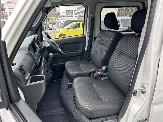 ハイゼットカーゴクルーズ　届け出済み未使用車　ＬＥＤパック保証　新車保証・まごころ保証　１年間・走行距離無制限付き　エンジンプッシュスタート　ＬＥＤヘッドライト　ＬＥＤ大型荷室灯　電動格納ミラー　マニュアルエアコン　オートライト（東京都）の中古車