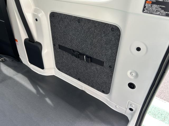 ハイゼットカーゴクルーズ　届け出済み未使用車　ＬＥＤパック保証　新車保証・まごころ保証　１年間・走行距離無制限付き　エンジンプッシュスタート　ＬＥＤヘッドライト　ＬＥＤ大型荷室灯　電動格納ミラー　マニュアルエアコン　オートライト（東京都）の中古車