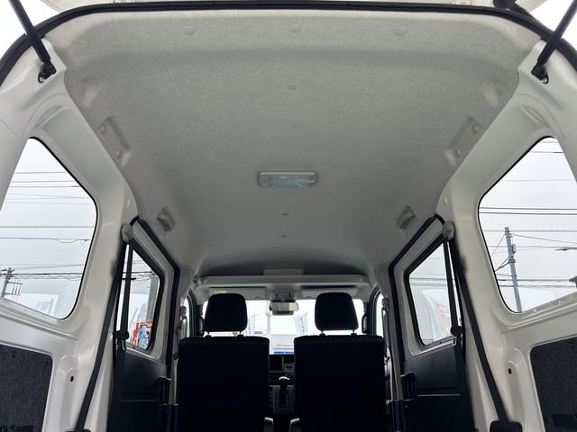 ハイゼットカーゴクルーズ　届け出済み未使用車　ＬＥＤパック保証　新車保証・まごころ保証　１年間・走行距離無制限付き　エンジンプッシュスタート　ＬＥＤヘッドライト　ＬＥＤ大型荷室灯　電動格納ミラー　マニュアルエアコン　オートライト（東京都）の中古車