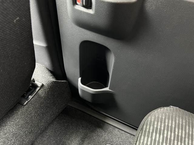 ハイゼットカーゴクルーズ　届け出済み未使用車　ＬＥＤパック保証　新車保証・まごころ保証　１年間・走行距離無制限付き　エンジンプッシュスタート　ＬＥＤヘッドライト　ＬＥＤ大型荷室灯　電動格納ミラー　マニュアルエアコン　オートライト（東京都）の中古車