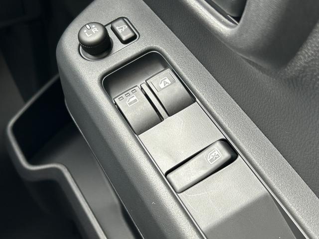 ハイゼットカーゴクルーズ　届け出済み未使用車　ＬＥＤパック保証　新車保証・まごころ保証　１年間・走行距離無制限付き　エンジンプッシュスタート　ＬＥＤヘッドライト　ＬＥＤ大型荷室灯　電動格納ミラー　マニュアルエアコン　オートライト（東京都）の中古車