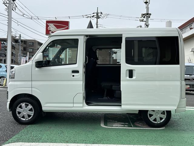 ハイゼットカーゴクルーズ　届け出済み未使用車　ＬＥＤパック保証　新車保証・まごころ保証　１年間・走行距離無制限付き　エンジンプッシュスタート　ＬＥＤヘッドライト　ＬＥＤ大型荷室灯　電動格納ミラー　マニュアルエアコン　オートライト（東京都）の中古車