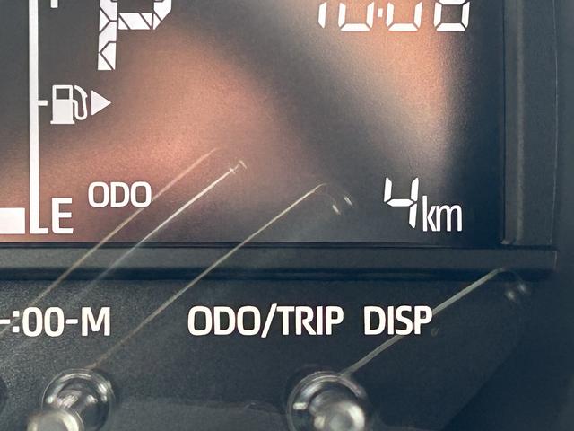 ハイゼットカーゴクルーズ　届け出済み未使用車　ＬＥＤパック保証　新車保証・まごころ保証　１年間・走行距離無制限付き　エンジンプッシュスタート　ＬＥＤヘッドライト　ＬＥＤ大型荷室灯　電動格納ミラー　マニュアルエアコン　オートライト（東京都）の中古車