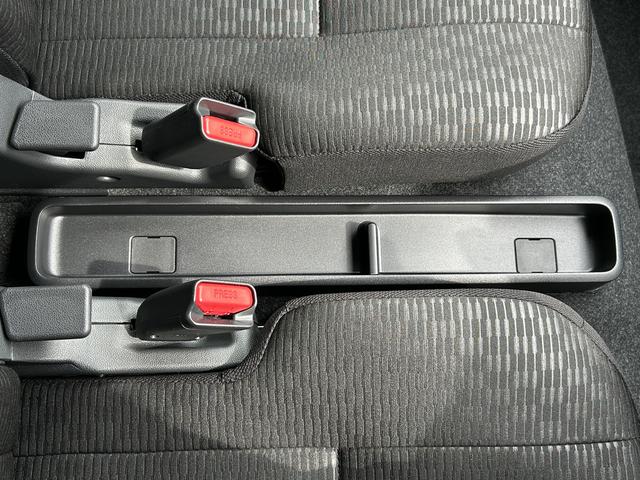 ハイゼットカーゴクルーズ　届け出済み未使用車　ＬＥＤパック保証　新車保証・まごころ保証　１年間・走行距離無制限付き　エンジンプッシュスタート　ＬＥＤヘッドライト　ＬＥＤ大型荷室灯　電動格納ミラー　マニュアルエアコン　オートライト（東京都）の中古車