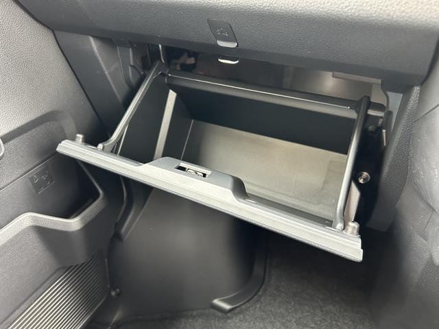 ハイゼットカーゴクルーズ　届け出済み未使用車　ＬＥＤパック保証　新車保証・まごころ保証　１年間・走行距離無制限付き　エンジンプッシュスタート　ＬＥＤヘッドライト　ＬＥＤ大型荷室灯　電動格納ミラー　マニュアルエアコン　オートライト（東京都）の中古車