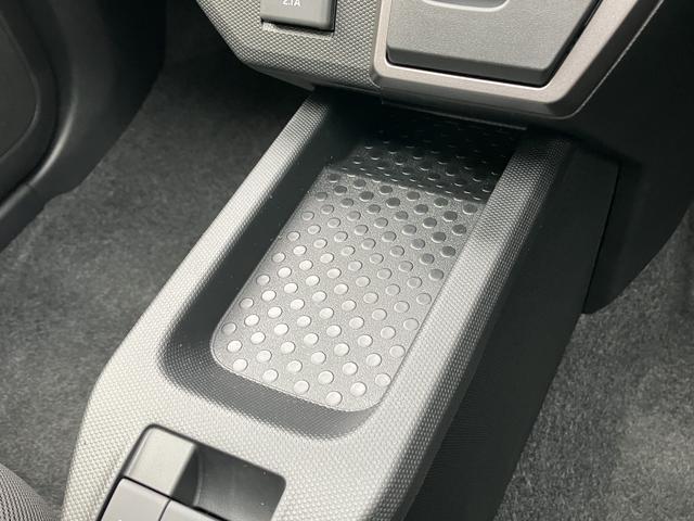 タフトＧ　クロムベンチャー　届け出済み未使用車　バックカメラ保証　新車保証・まごころ保証　１年間・走行距離無制限付き　アダプティブクルーズコントロール　フロントシートヒーター　ＬＥＤヘッドライト　ガラスルーフ　キーフリー　ホールド機能付き電動サイドブレーキ（東京都）の中古車