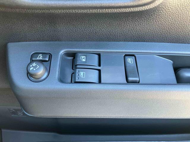 ハイゼットカーゴクルーズ　届け出済み未使用車　ディスプレイオーディオ保証　新車保証・まごころ保証　１年間・走行距離無制限付き　スマホ連携９インチディスプレイオーディオ　バックカメラ　電動格納ドアミラー　アイドリンストップ　リヤ分割シート　オートライト（東京都）の中古車