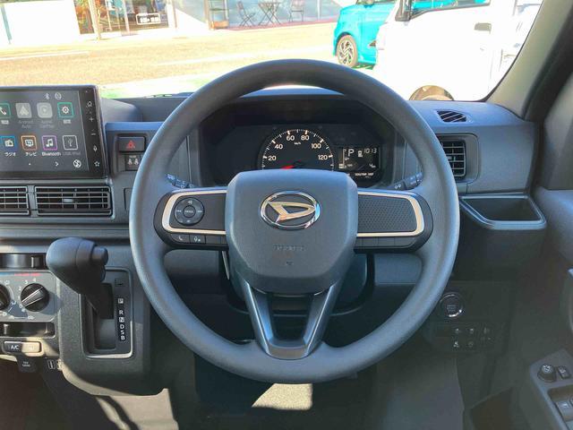 ハイゼットカーゴクルーズ　届け出済み未使用車　ディスプレイオーディオ保証　新車保証・まごころ保証　１年間・走行距離無制限付き　スマホ連携９インチディスプレイオーディオ　バックカメラ　電動格納ドアミラー　アイドリンストップ　リヤ分割シート　オートライト（東京都）の中古車