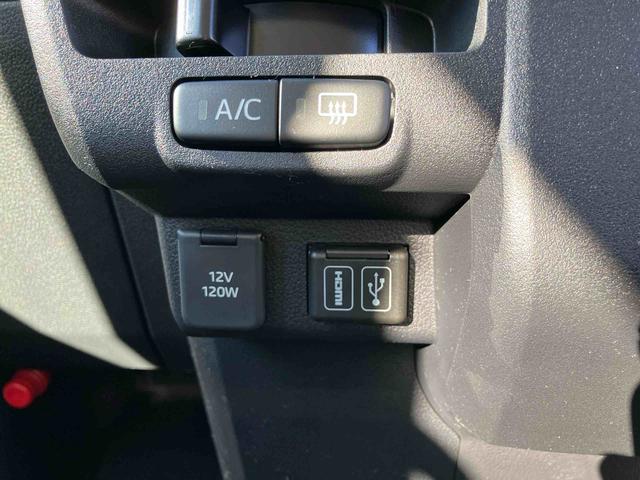 ハイゼットカーゴクルーズ　届け出済み未使用車　ディスプレイオーディオ保証　新車保証・まごころ保証　１年間・走行距離無制限付き　スマホ連携９インチディスプレイオーディオ　バックカメラ　電動格納ドアミラー　アイドリンストップ　リヤ分割シート　オートライト（東京都）の中古車