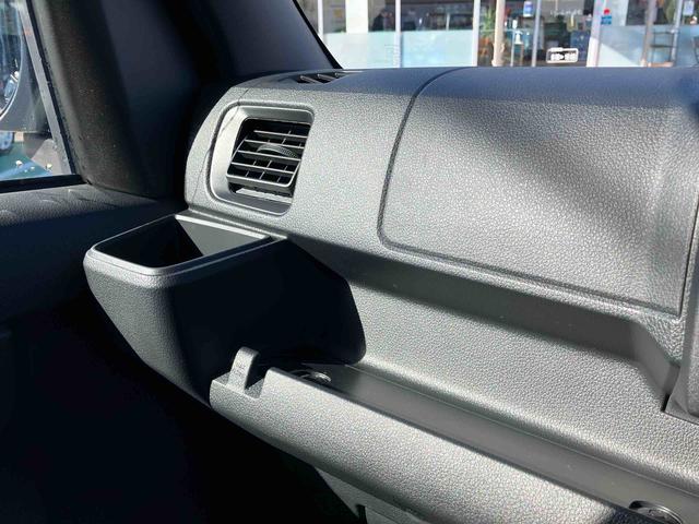 ハイゼットカーゴクルーズ　届け出済み未使用車　ディスプレイオーディオ保証　新車保証・まごころ保証　１年間・走行距離無制限付き　スマホ連携９インチディスプレイオーディオ　バックカメラ　電動格納ドアミラー　アイドリンストップ　リヤ分割シート　オートライト（東京都）の中古車