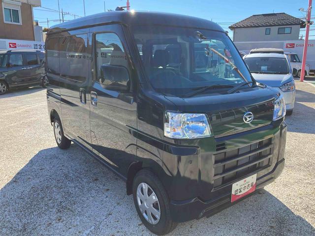 ハイゼットカーゴクルーズ　届け出済み未使用車　ディスプレイオーディオ保証　新車保証・まごころ保証　１年間・走行距離無制限付き　スマホ連携９インチディスプレイオーディオ　バックカメラ　電動格納ドアミラー　アイドリンストップ　リヤ分割シート　オートライト（東京都）の中古車