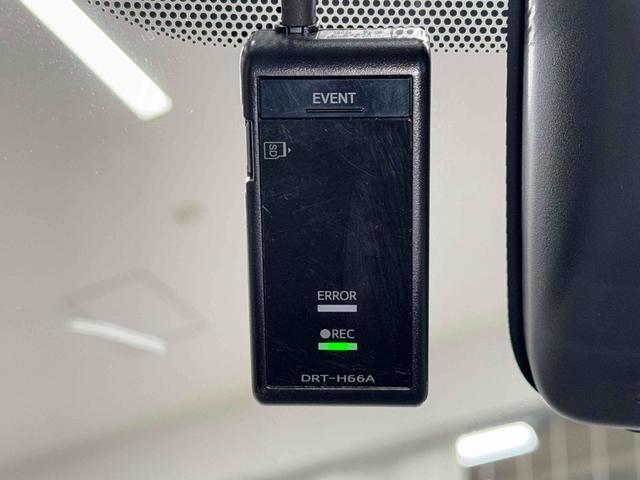 ヴィッツＦ　セーフティーエディション　ナビ　バックカメラ　ＥＴＣ保証　まごころ保証　１年間・走行距離無制限付き　衝突回避支援システム　誤発進抑制機能　車線はみ出しアラート　スマートキー　プッシュスタート　アイドリングストップ　電動格納ドアミラー　盗難防止システム（東京都）の中古車